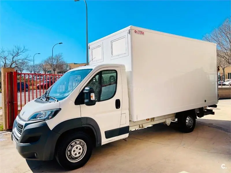 furgoneta ocasion PEUGEOT Boxer Caja Cab.335 L3 BlueHDi 96KW 130CV 7