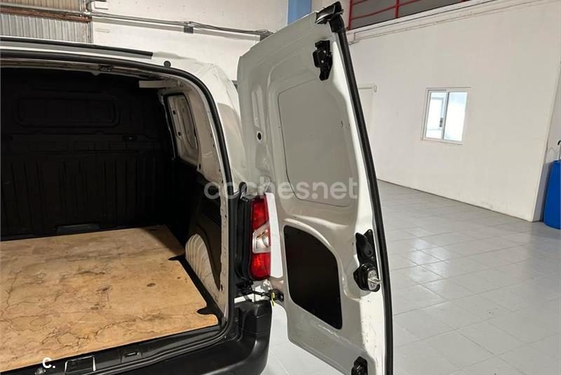 venta furgoneta de ocasión en Tarragona Peugeot partner doble cabina (8)